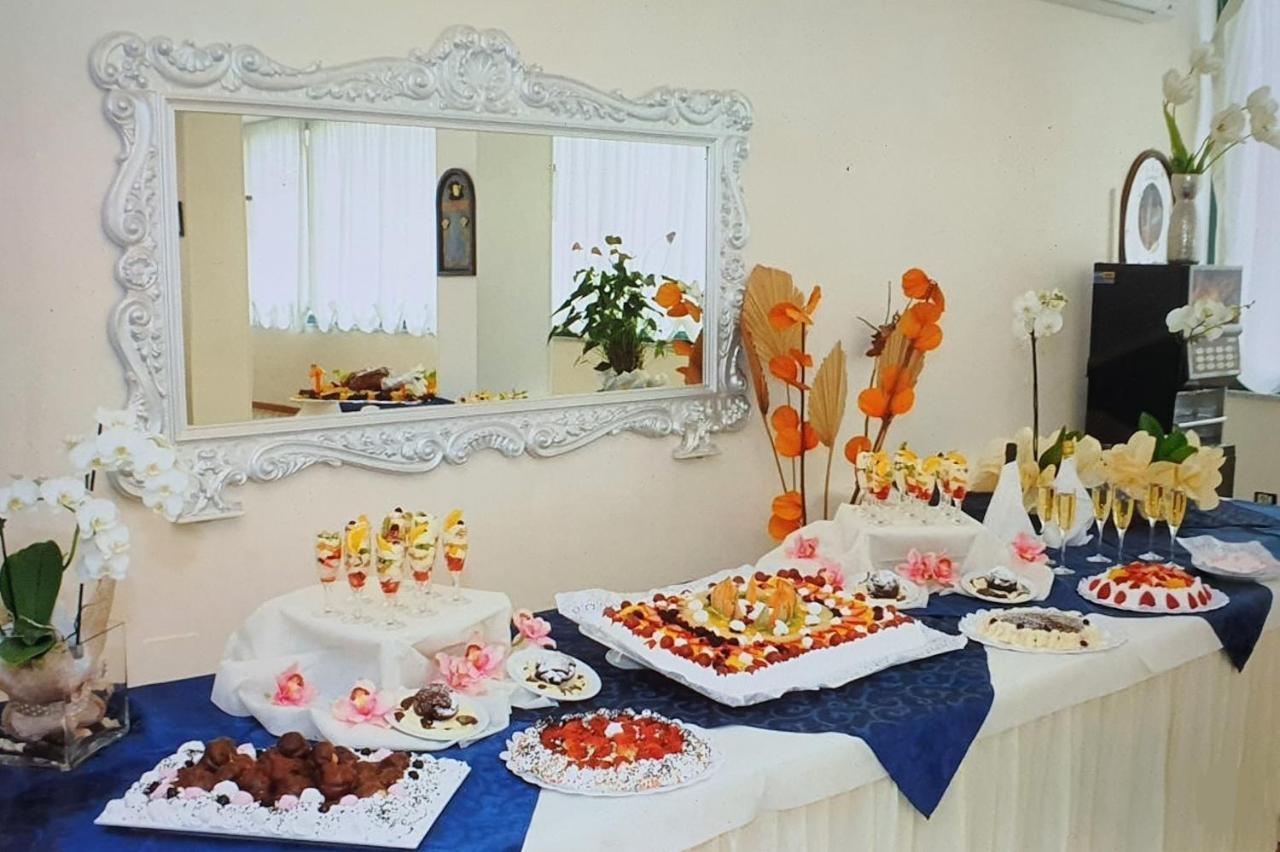 Hotel Baltic Misano Adriatico Esterno foto