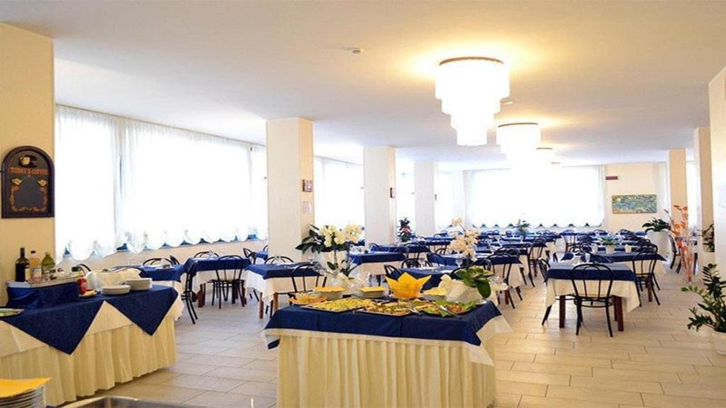 Hotel Baltic Misano Adriatico Esterno foto