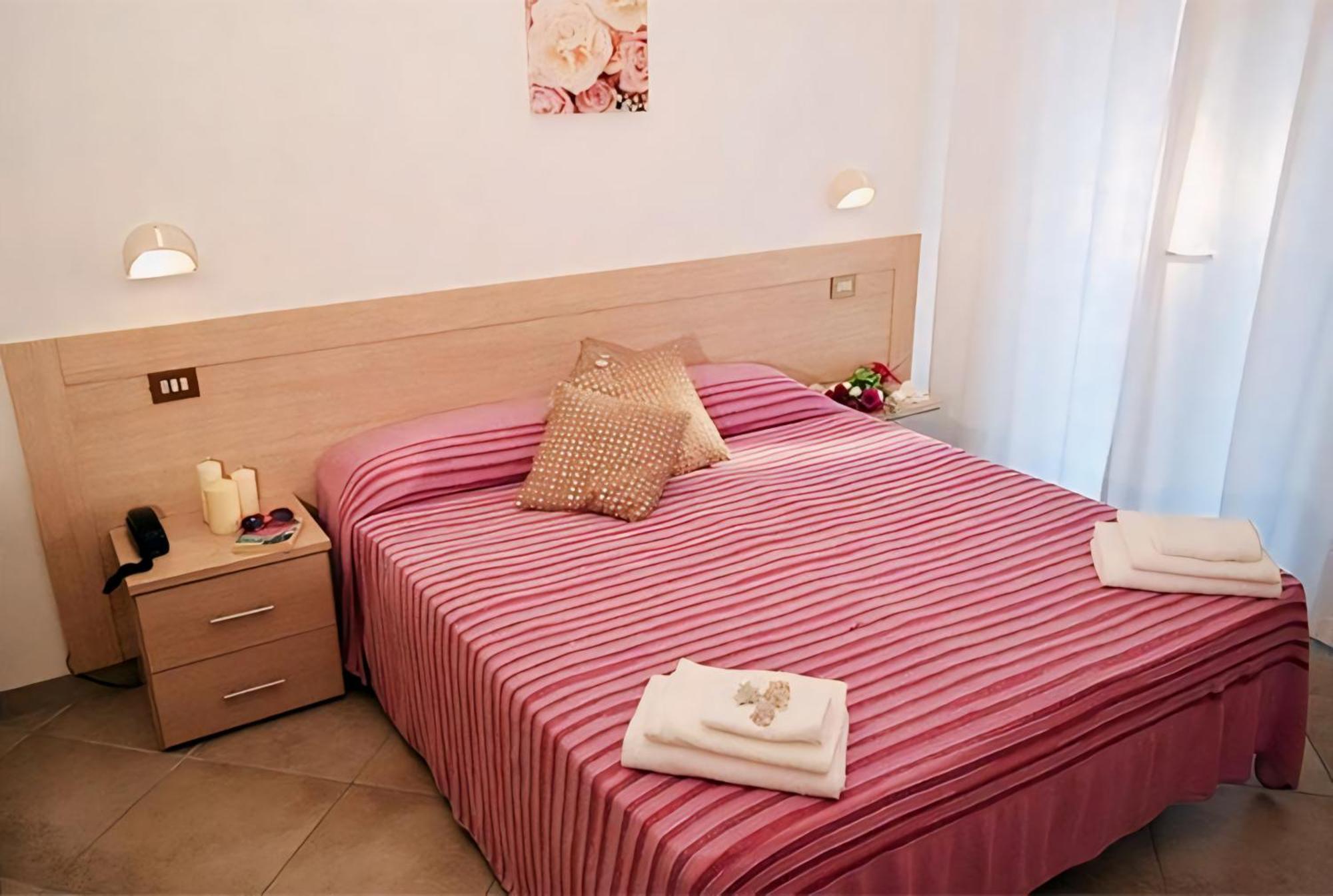 Hotel Baltic Misano Adriatico Esterno foto