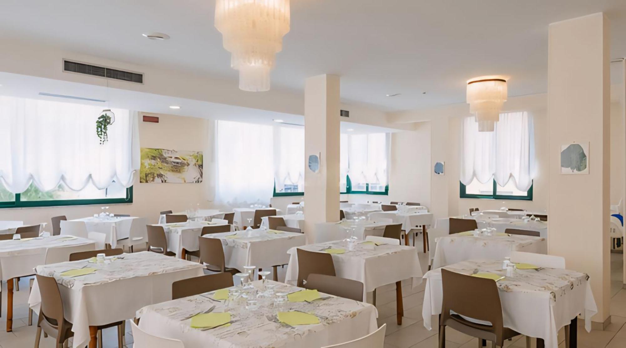 Hotel Baltic Misano Adriatico Esterno foto