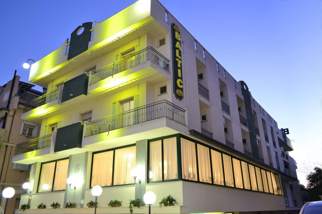 Hotel Baltic Misano Adriatico Esterno foto