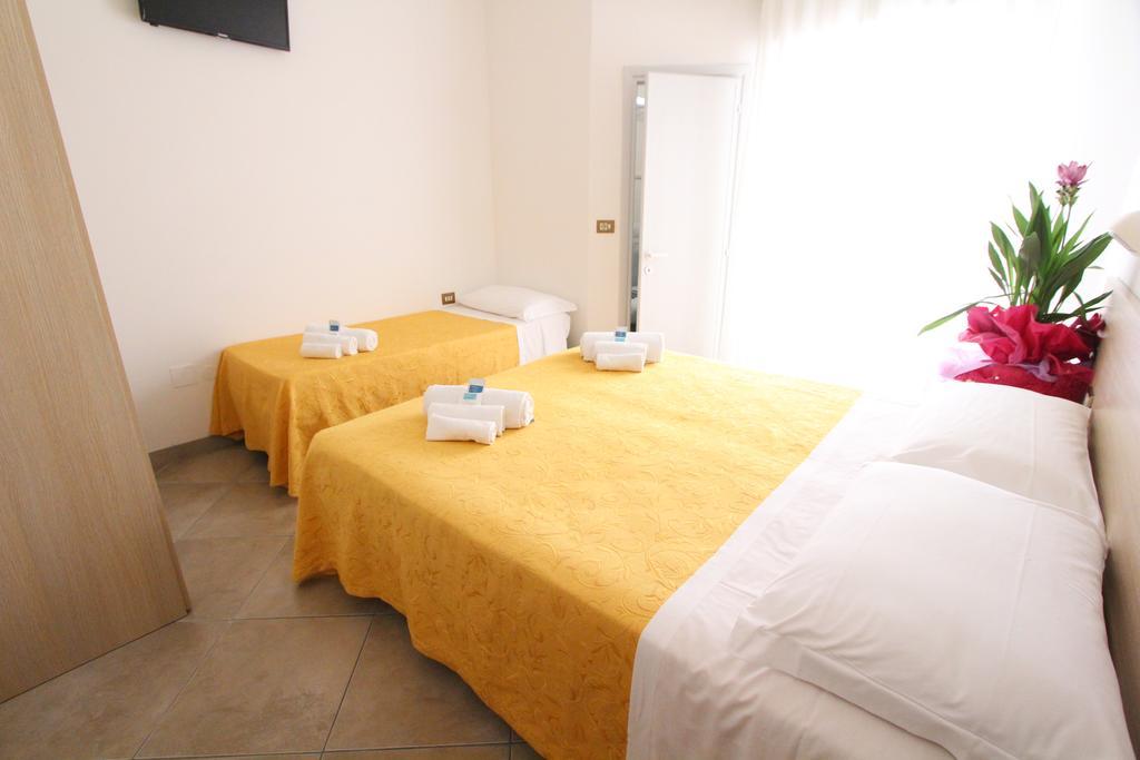Hotel Baltic Misano Adriatico Esterno foto