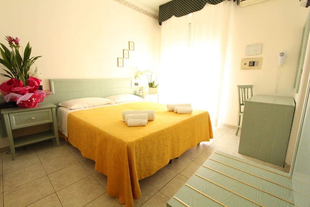 Hotel Baltic Misano Adriatico Esterno foto