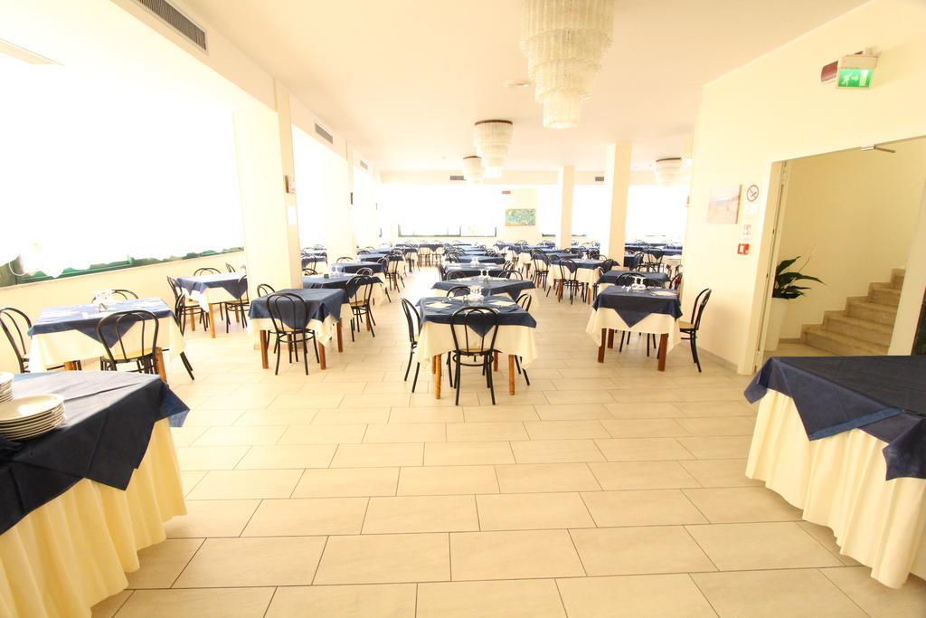 Hotel Baltic Misano Adriatico Esterno foto