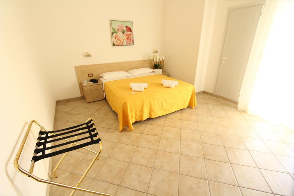 Hotel Baltic Misano Adriatico Esterno foto