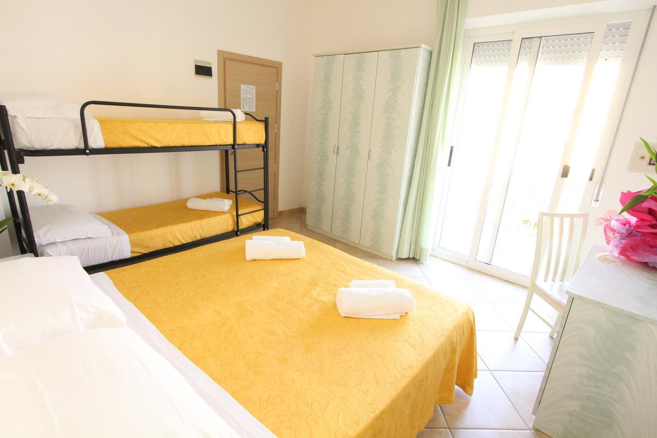 Hotel Baltic Misano Adriatico Esterno foto