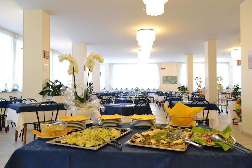 Hotel Baltic Misano Adriatico Esterno foto